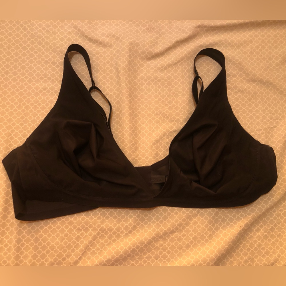 Black Skims bra size 4X worn once